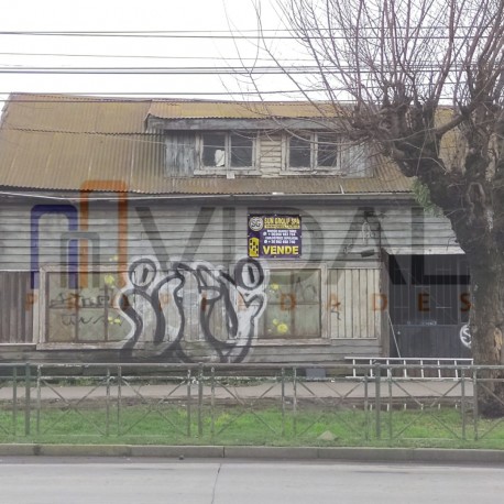 Vendemos propiedad comercial ubicada en calle Barros Arana, Temuco.